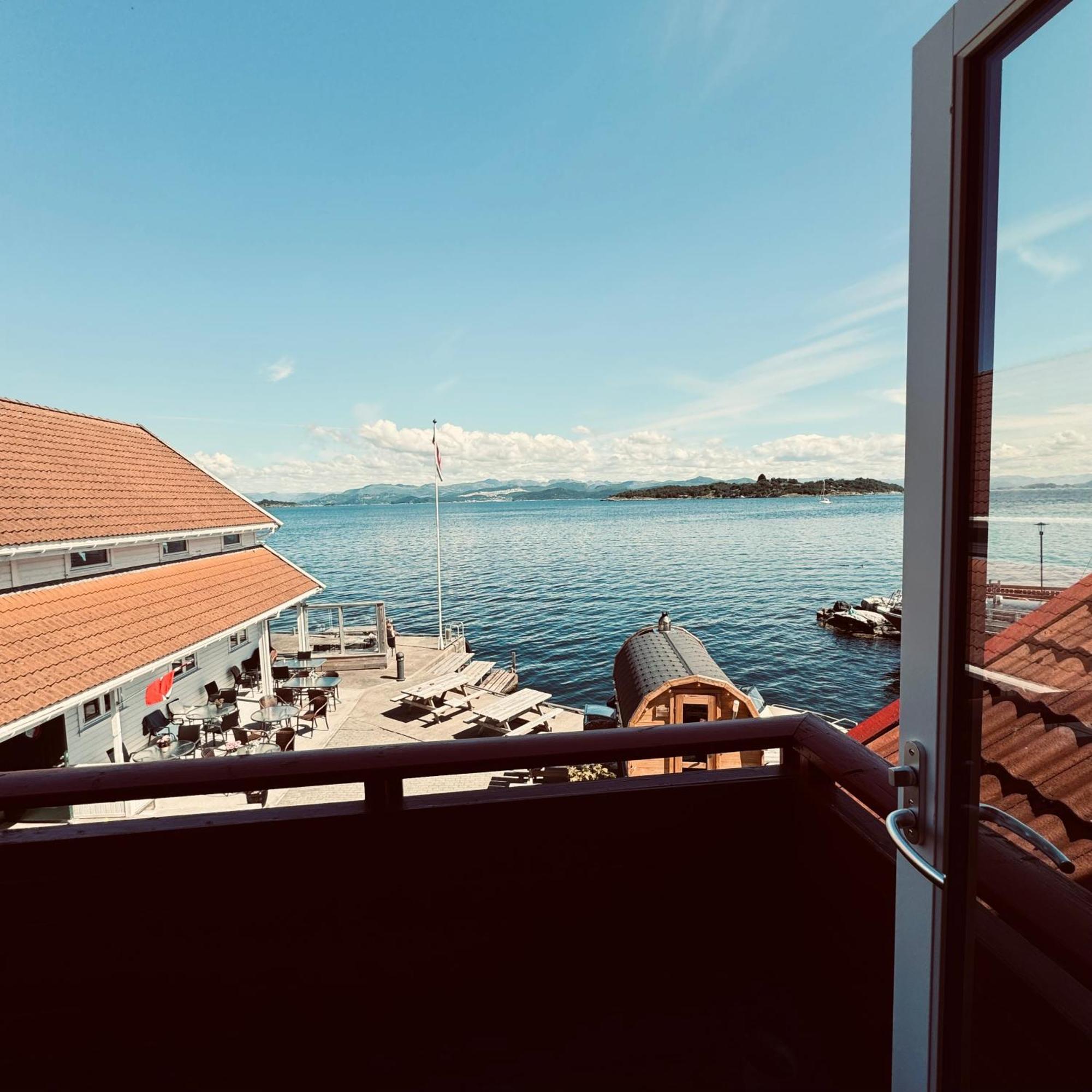 Sjoberg Hotell Og Ferie Leiligheter Osthusvik Екстер'єр фото